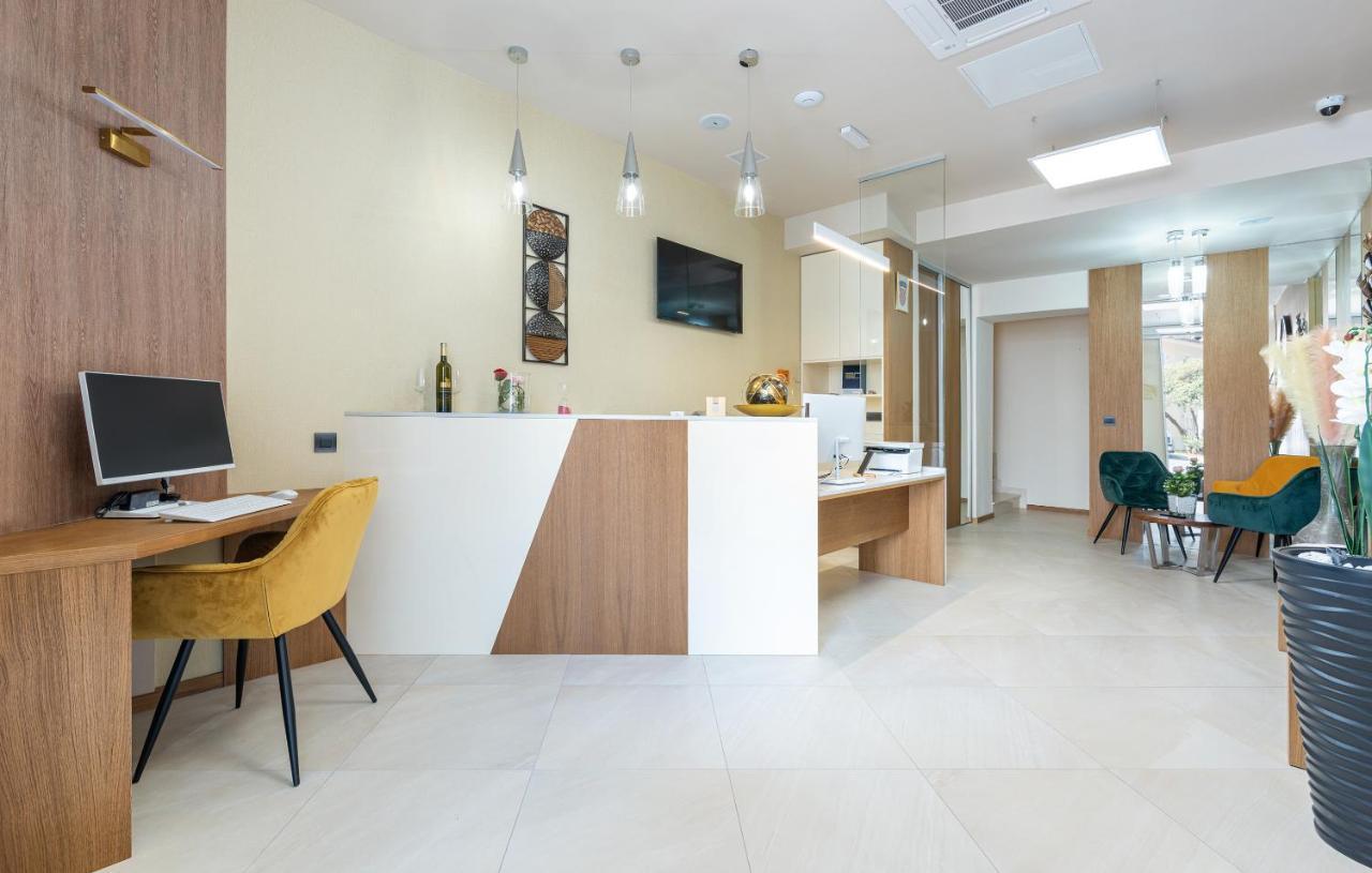Hotel Dua Residence 포레치 외부 사진