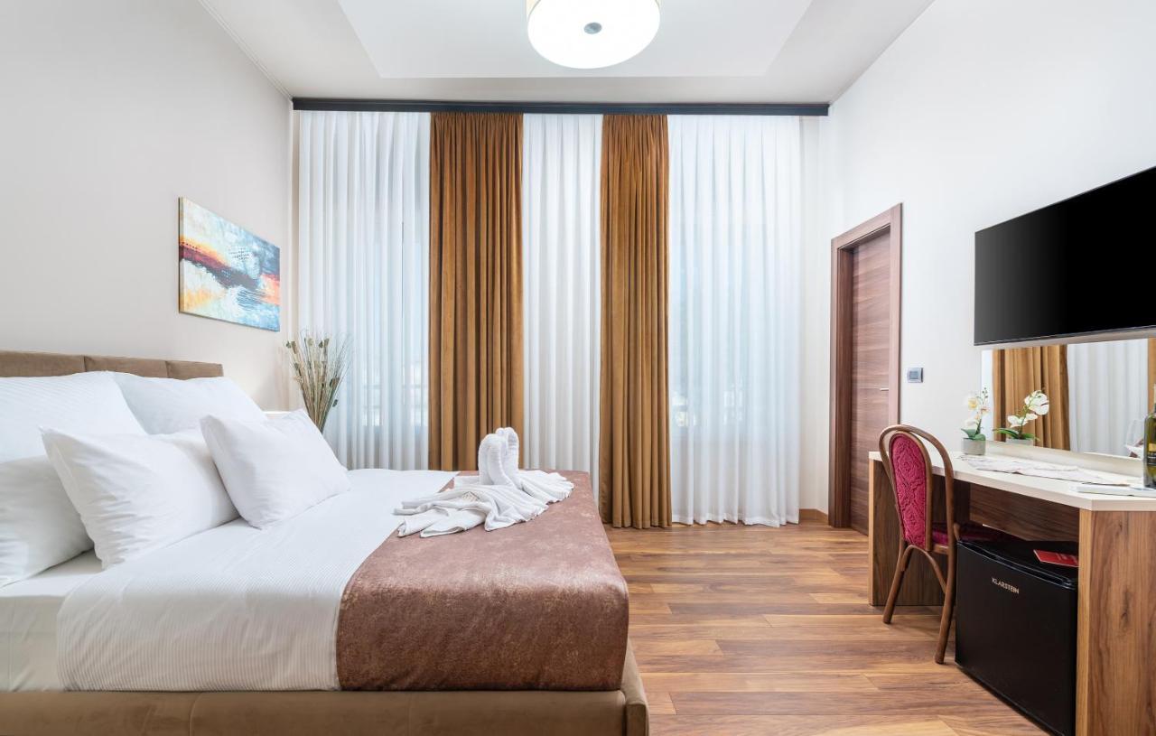 Hotel Dua Residence 포레치 외부 사진